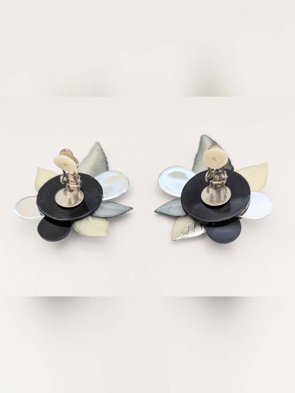 Statement Piece! Large Frosted Black Silver-Tone Clear Flower Clip-On Earrings - Picture 10 of 15